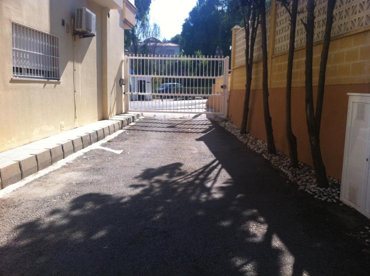 Hostal Esperanza Benajarafe Exterior photo